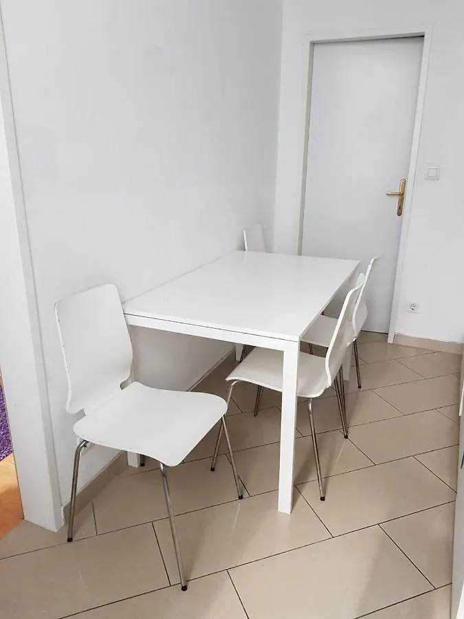 Apartment Dahlia Vienna 0*,  Austria