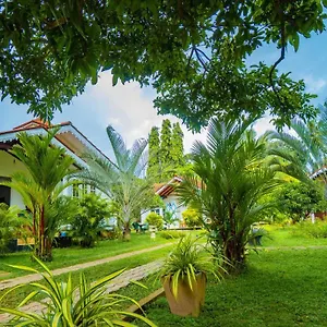 https://la-villa-flor.kandyhotelsnow.com